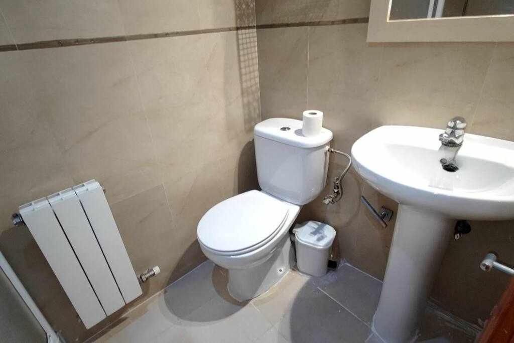 Luxe Haven In Granada Apartment Ngoại thất bức ảnh