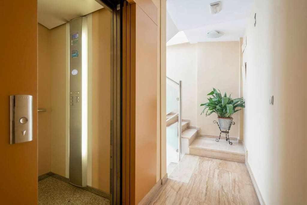 Luxe Haven In Granada Apartment Ngoại thất bức ảnh