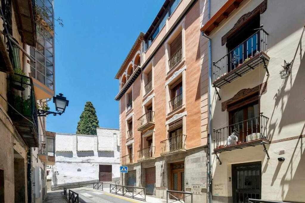 Luxe Haven In Granada Apartment Ngoại thất bức ảnh