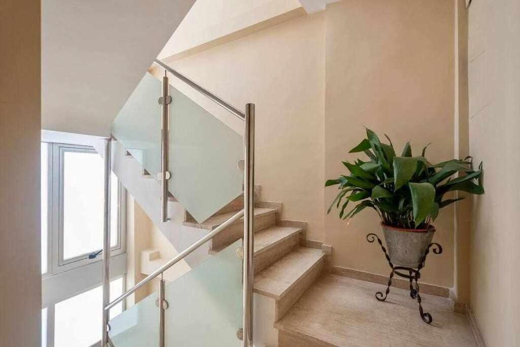 Luxe Haven In Granada Apartment Ngoại thất bức ảnh